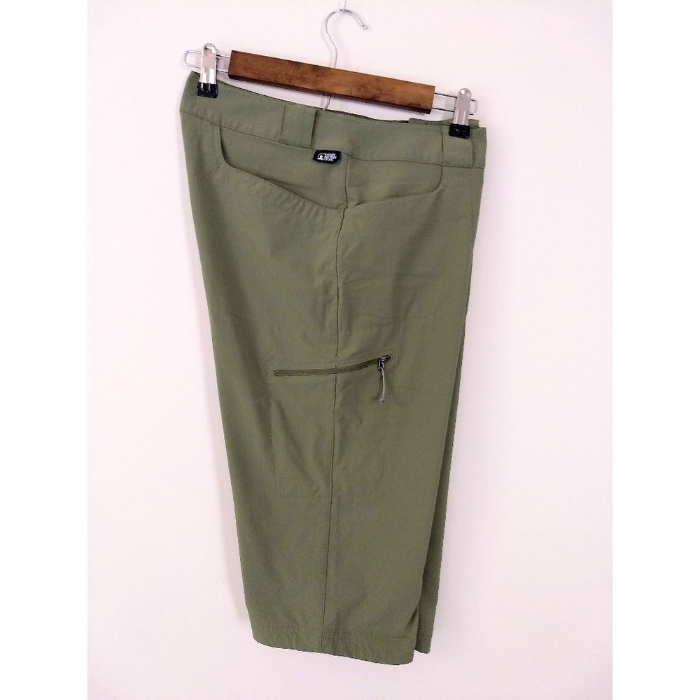 NWOT EMS Shorts Wmns 8